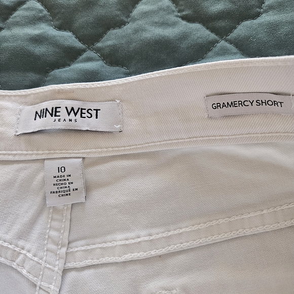 Nine West White Gramercy Shorts - Picture 6 of 7